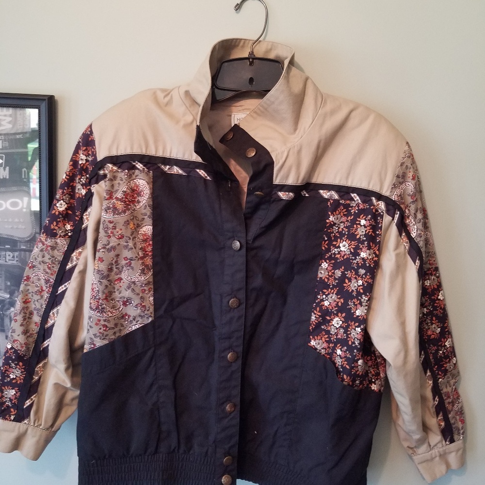 Women's Jacket - Picture 5 of 5